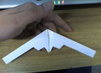 [10种经典纸飞机的折法]24秒后自动飞回来的纸飞机