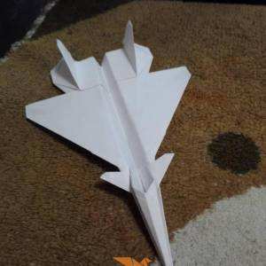 [纸飞机的折法25种图片]纸飞机的折法25种图片正方形纸
