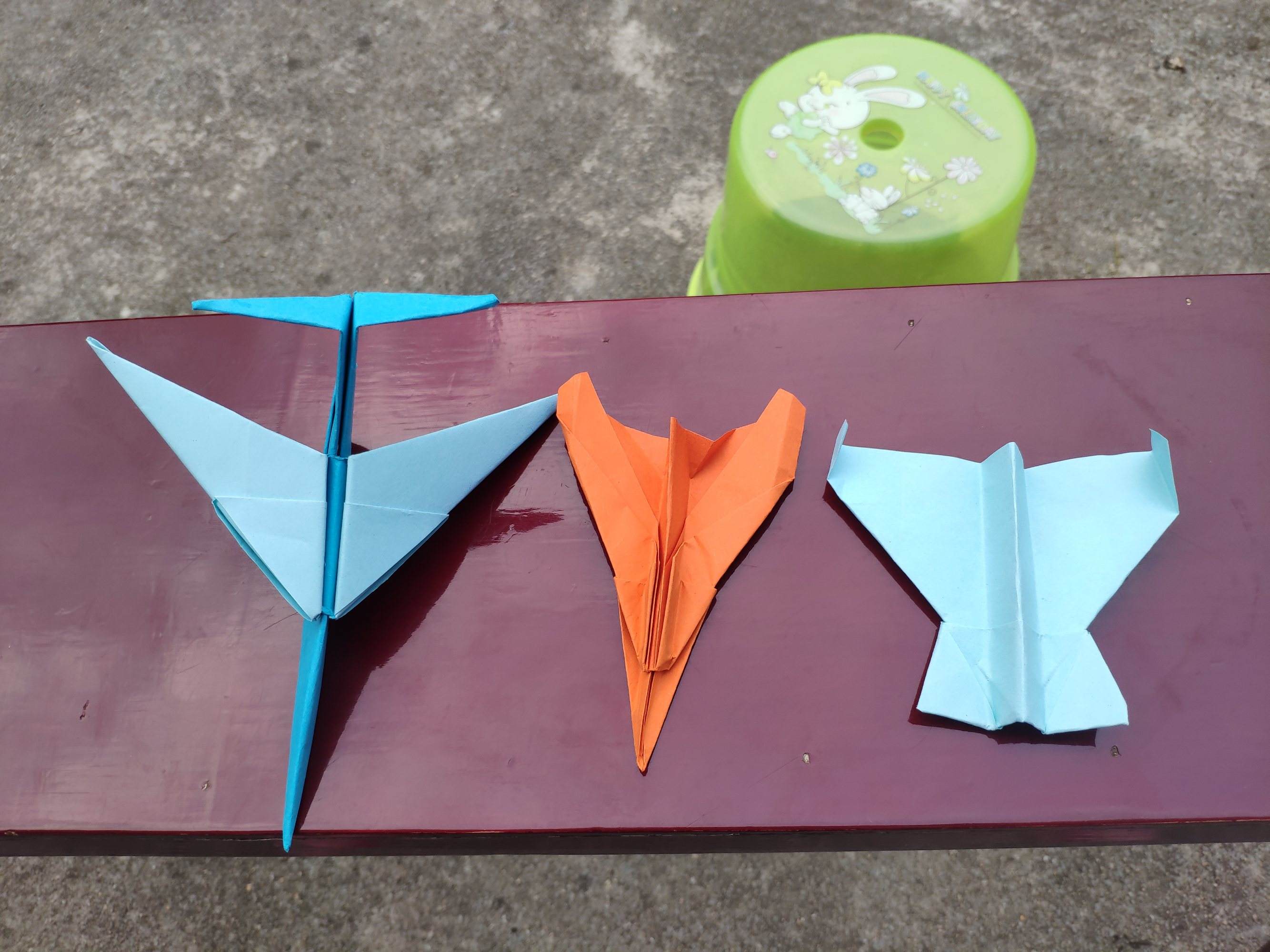 [普通的纸飞机]普通的纸飞机怎么画