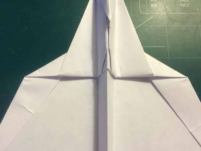 [纸飞机怎么折飞得远简单]纸飞机怎么折飞得远简单铁拳简单